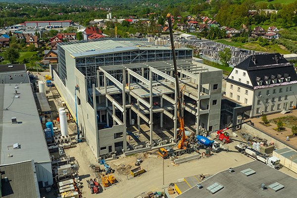 Generalnym wykonawcą kompleksu logistyczno-magazynowego inwestycji Grupy Maspex w Tymbarku jest Grupa Antczak.