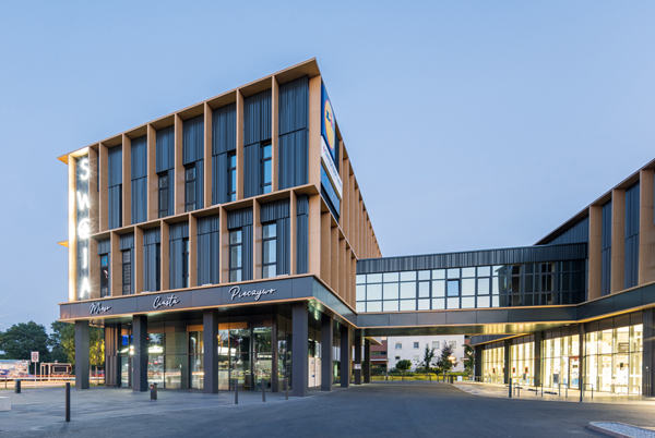 Centrum Handlowe Swoja Olimpia powstało wg projektu PAG Pracownia Architektury. Fot. Maciej Lulko Centrum Handlowe Swoja Olimpia powstało wg projektu PAG Pracownia Architektury. Fot. Maciej Lulko