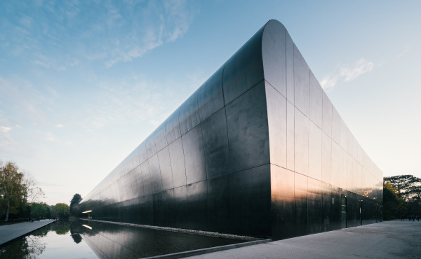 Afrykarium z fasadą wykonaną z DuPont Corian, projekt i zdjęcie: ArC2 Fabryka Projektowa. Afrykarium z fasadą wykonaną z DuPont Corian, projekt i zdjęcie: ArC2 Fabryka Projektowa.