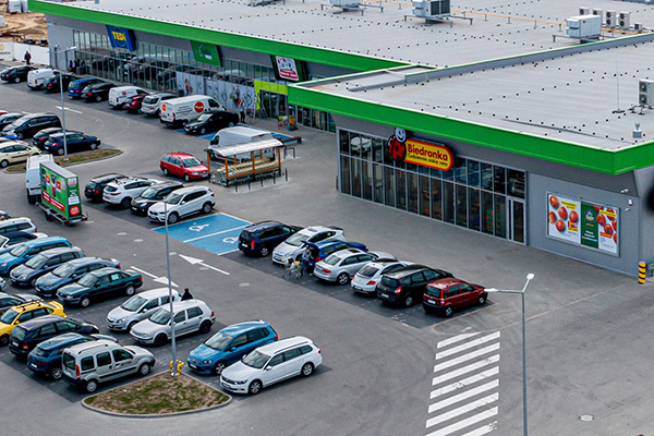 Trei Real Estate Poland od 2013 roku rozbudowuje sieć Vendo Parków. Park handlowy pod tą marką znajduje sie m.in. w Koszalinie. Trei Real Estate Poland od 2013 roku rozbudowuje sieć Vendo Parków. Park handlowy pod tą marką znajduje sie m.in. w Koszalinie.