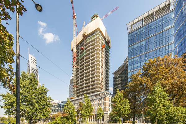 Na budowie The Bridge co 5 dni powstaje kolejna kondygnacja. Na budowie The Bridge co 5 dni powstaje kolejna kondygnacja.