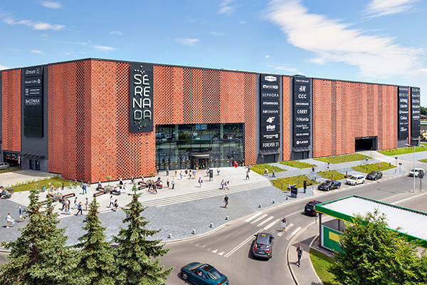 Centrum Serenada w Krakowie zdobyło m.in. CEE Retail Real Estate Awards 2017 – Retail Project. Centrum Serenada w Krakowie zdobyło m.in. CEE Retail Real Estate Awards 2017 – Retail Project.