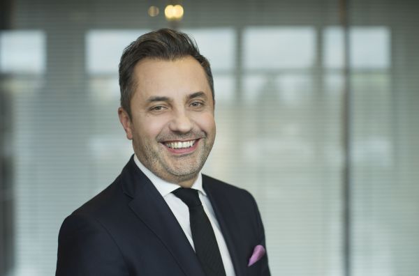 – Wierzymy w miastotwórcze projekty – przed nami łódzka odsłona destinations, czyli Fuzja. Pracujemy też nad koncepcją projektu przy ul. Towarowej w Warszawie, czy terenach po hipermarketach Tesco – podkreśla Rafał Mazurczak z Echo Investment. – Wierzymy w miastotwórcze projekty – przed nami łódzka odsłona destinations, czyli Fuzja. Pracujemy też nad koncepcją projektu przy ul. Towarowej w Warszawie, czy terenach po hipermarketach Tesco – podkreśla Rafał Mazurczak z Echo Investment.