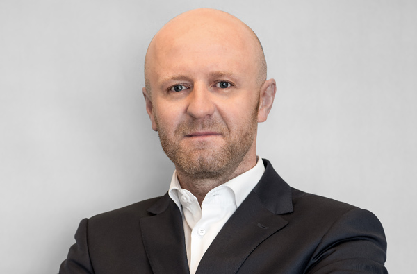 Nikodem Iskra, prezes Murapolu. Nikodem Iskra, prezes Murapolu.