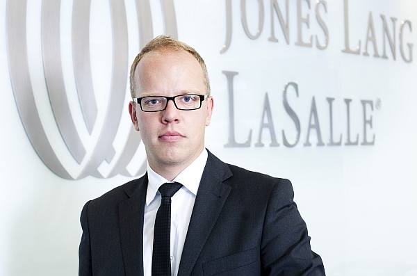 Tomasz Mika, dyrektor Działu Wynajmu Powierzchni Magazynowo- Przemysłowych w Polsce, Jones Lang LaSalle Tomasz Mika, dyrektor Działu Wynajmu Powierzchni Magazynowo- Przemysłowych w Polsce, Jones Lang LaSalle