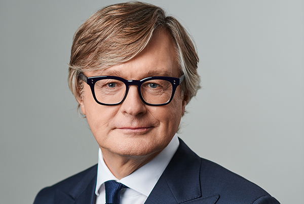 – Po dwóch latach stagnacji, mocno rozwija się rynek OZE, to duża szansa dla całej Grupy – podkreśla Dariusz Grzeszczak, prezes spółki Erbud. – Po dwóch latach stagnacji, mocno rozwija się rynek OZE, to duża szansa dla całej Grupy – podkreśla Dariusz Grzeszczak, prezes spółki Erbud.