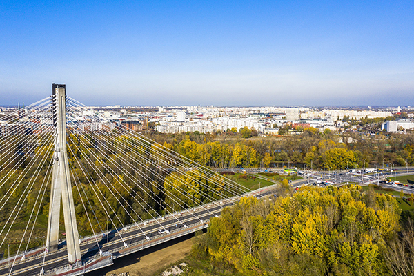 Grupa Polsta i HB Reavis realizują wspólnie w Warszawie biurowo-usługową inwestycję. Grupa Polsta i HB Reavis realizują wspólnie w Warszawie biurowo-usługową inwestycję.