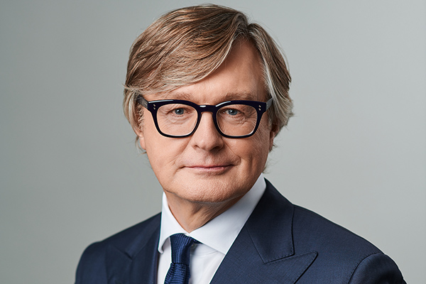 – Portfel zleceń nastawia nas pozytywnie pomimo kryzysu inwestycyjnego. W tym roku pozyskaliśmy prawie 2 mld zleceń, czasy są nadal trudne, czekamy na nowe inwestycje – komentuje Dariusz Grzeszczak, prezes Erbudu. – Portfel zleceń nastawia nas pozytywnie pomimo kryzysu inwestycyjnego. W tym roku pozyskaliśmy prawie 2 mld zleceń, czasy są nadal trudne, czekamy na nowe inwestycje – komentuje Dariusz Grzeszczak, prezes Erbudu.