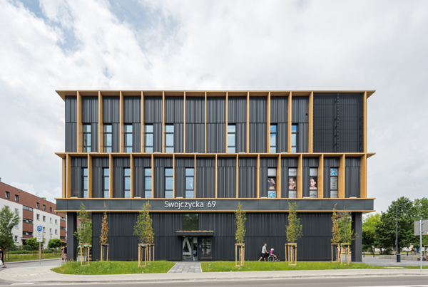 Centrum Handlowe Swoja Olimpia powstało wg projektu PAG Pracownia Architektury. Autor zdjęć: Maciej Lulko Centrum Handlowe Swoja Olimpia powstało wg projektu PAG Pracownia Architektury. Autor zdjęć: Maciej Lulko