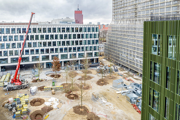 Nowy Rynek w Poznaniu docelowo będzie składał się z 5 budynków. Nowy Rynek w Poznaniu docelowo będzie składał się z 5 budynków.